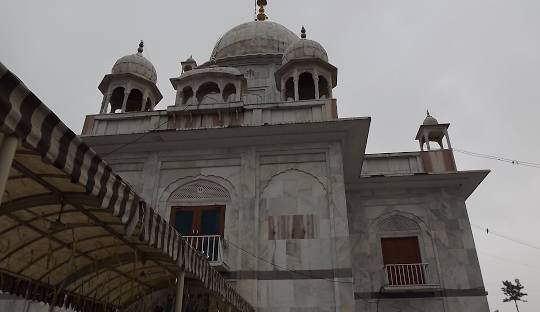 Dehradun to Paonta Sahib Taxi